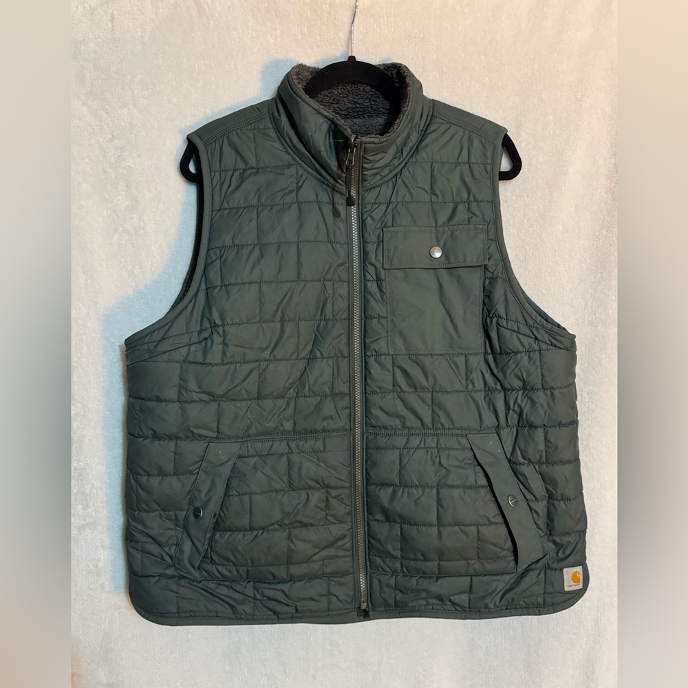 Women’s Carhartt vest (reversible) Green/Gray, size L, inside is Sherpa lined.